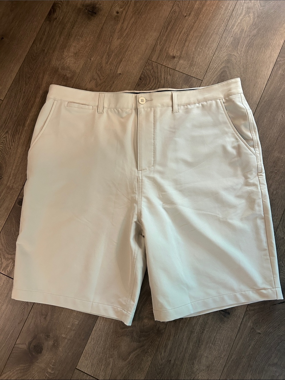 Johnnie-O Mens Khaki Stone Mulligan Golf Shorts Tan Size 40 Stretch Flat Front